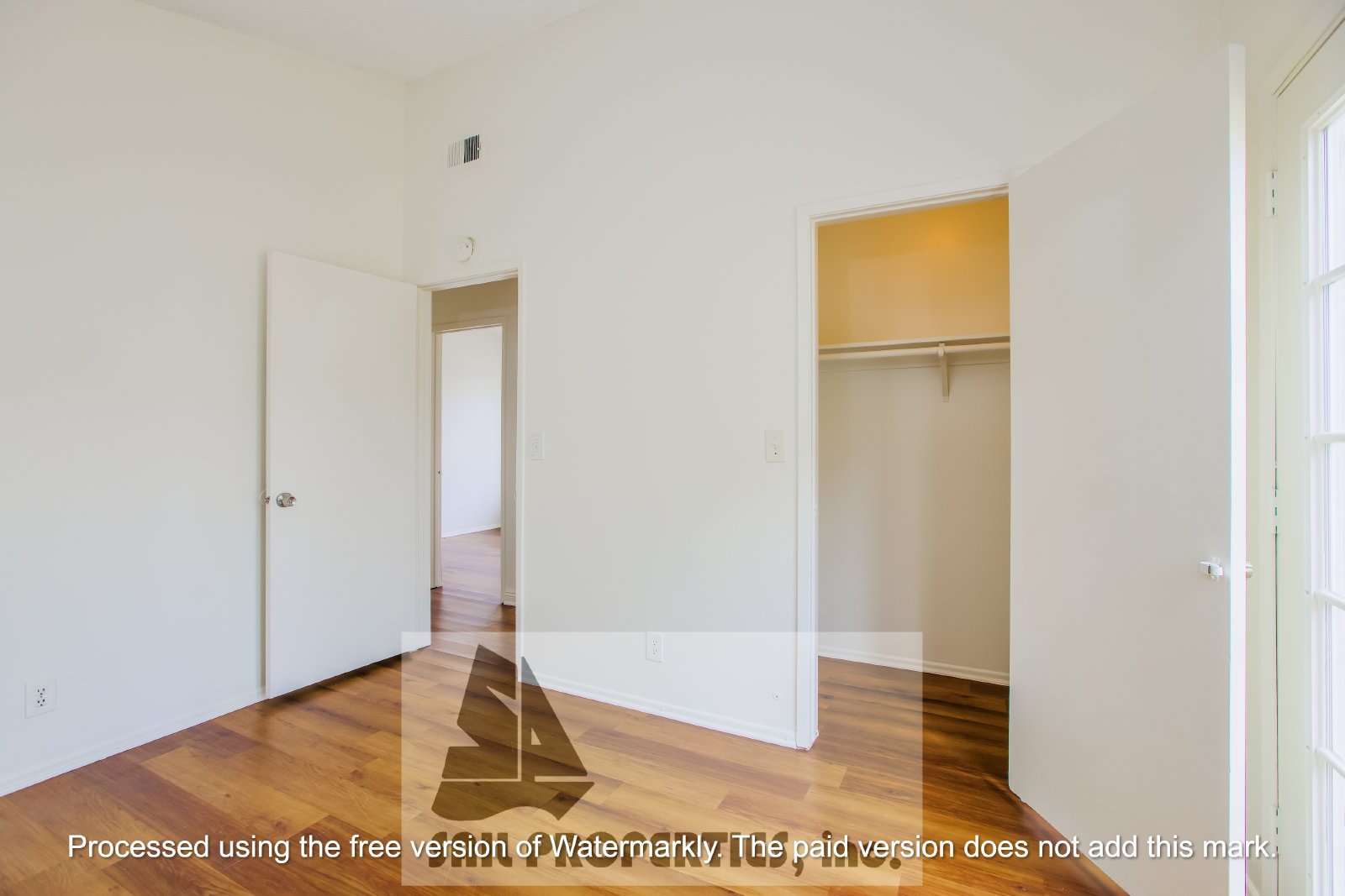 Charming 3-bedroom, 1-bath home in the heart of Huntington Beach property image