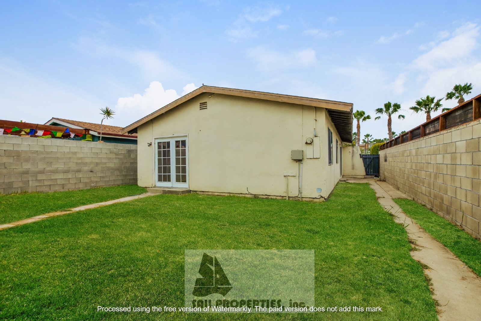 Charming 3-bedroom, 1-bath home in the heart of Huntington Beach property image