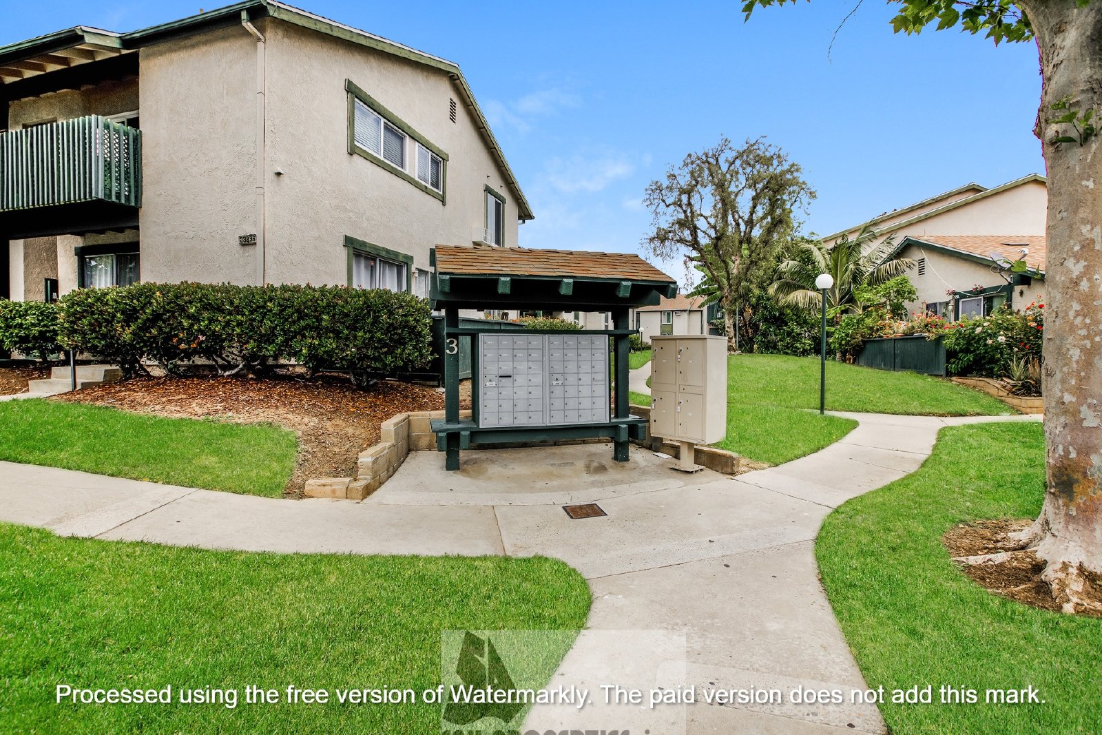 Discover this well-appointed 2-bedroom, 2-bath condo in Lake Forest property image