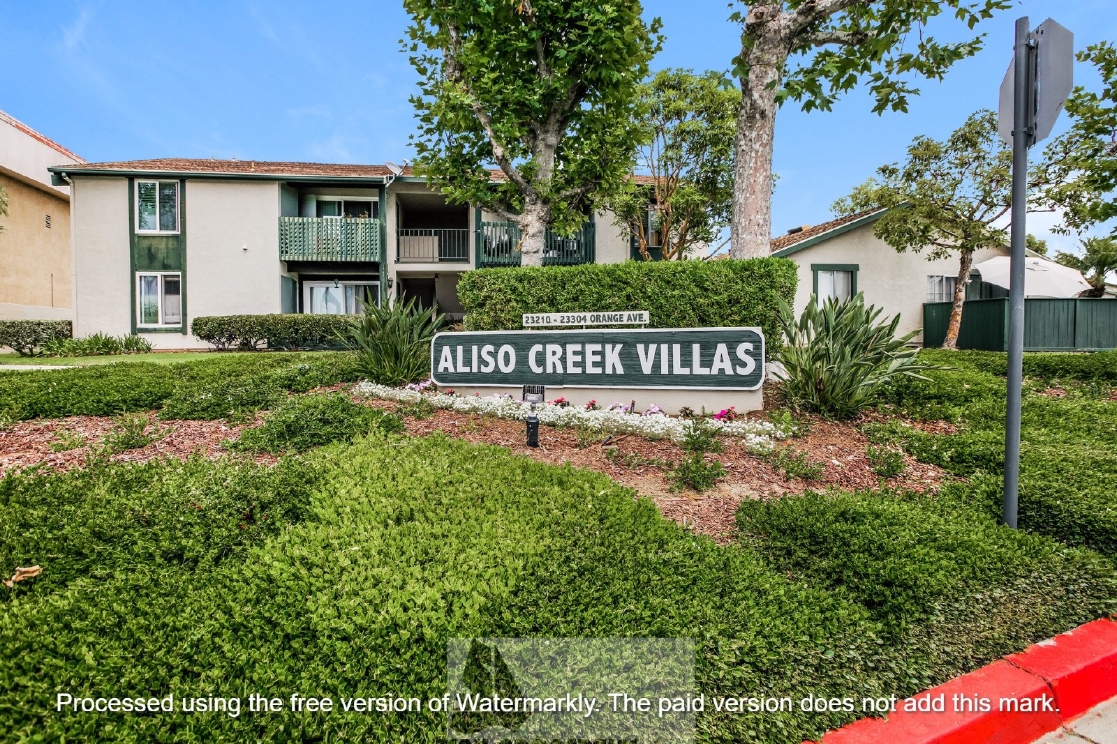 Discover this well-appointed 2-bedroom, 2-bath condo in Lake Forest property image