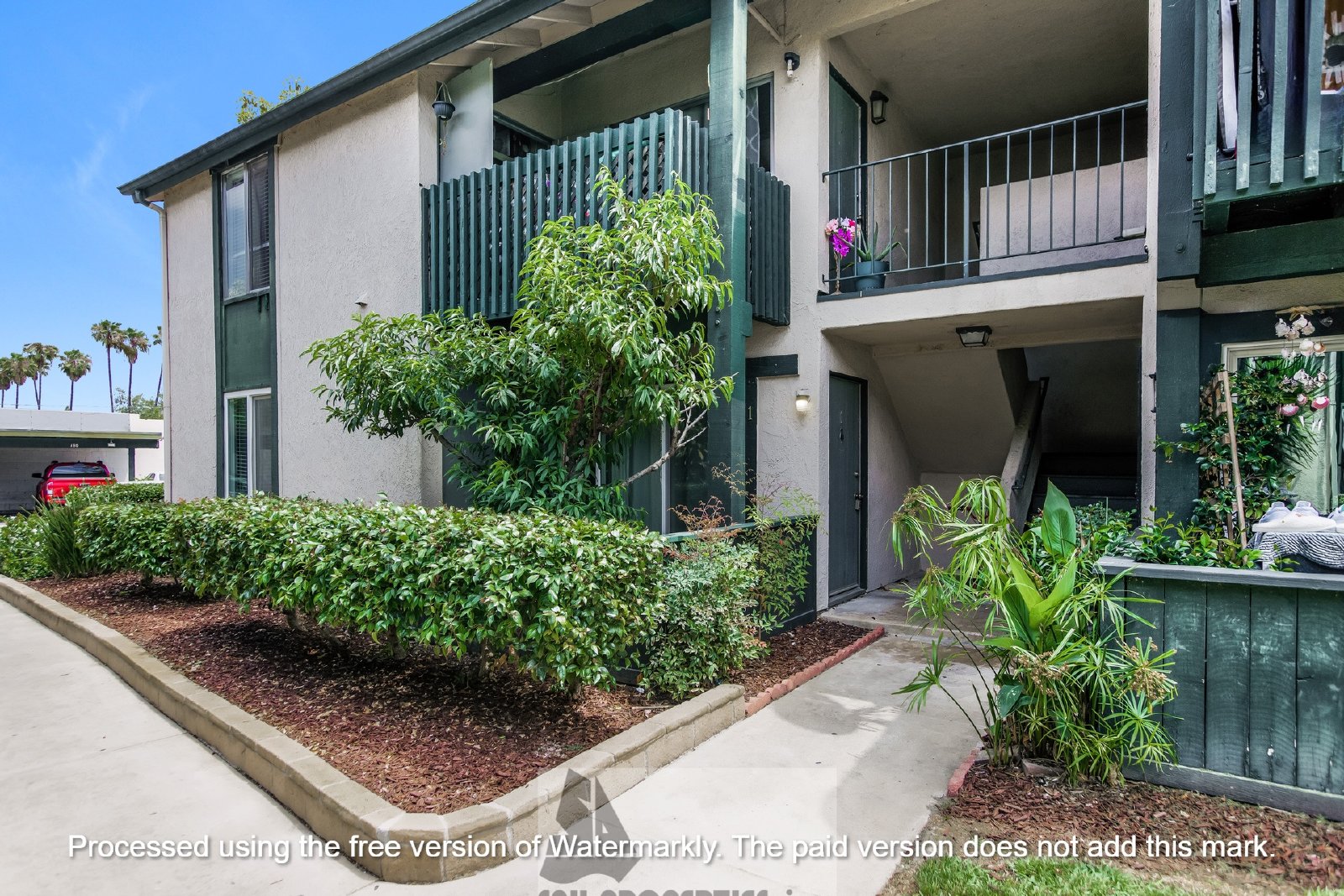 Discover this well-appointed 2-bedroom, 2-bath condo in Lake Forest property image