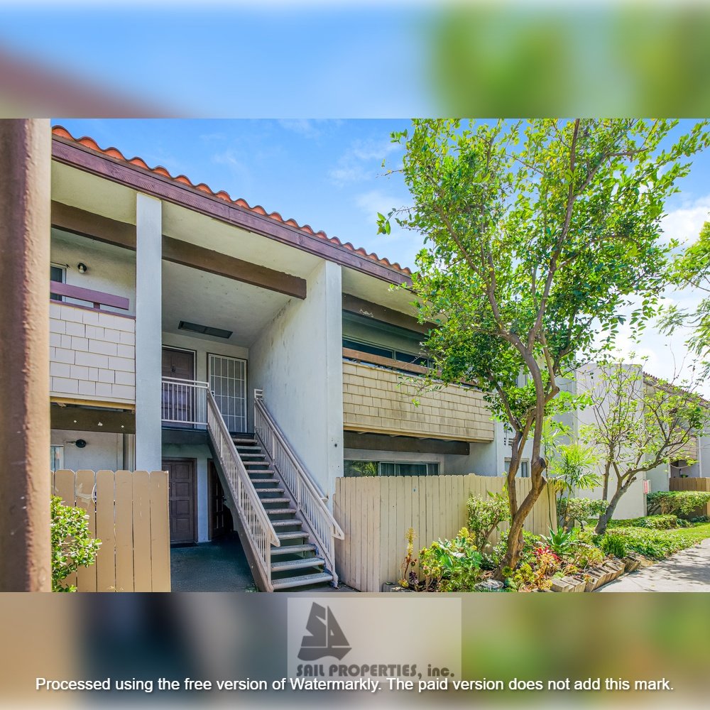 Upstairs 2-bedroom, 2-bath condo in Santa Ana property image