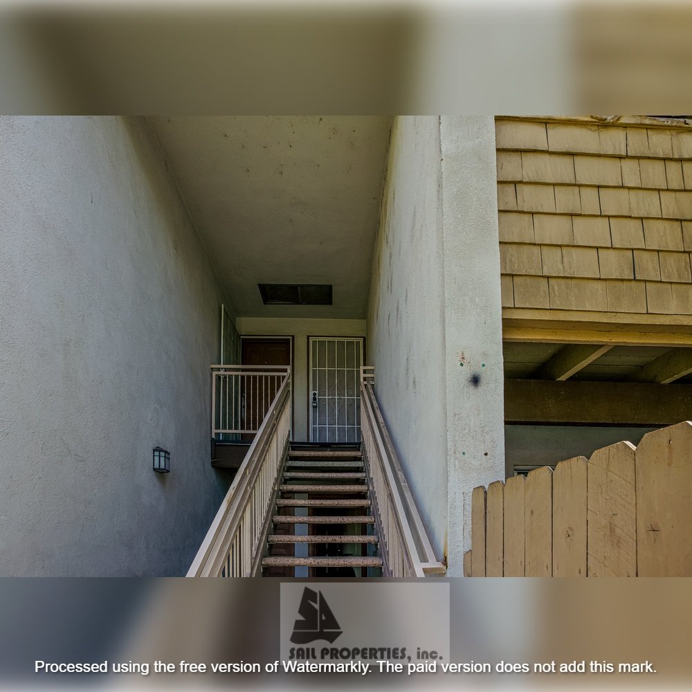 Upstairs 2-bedroom, 2-bath condo in Santa Ana property image