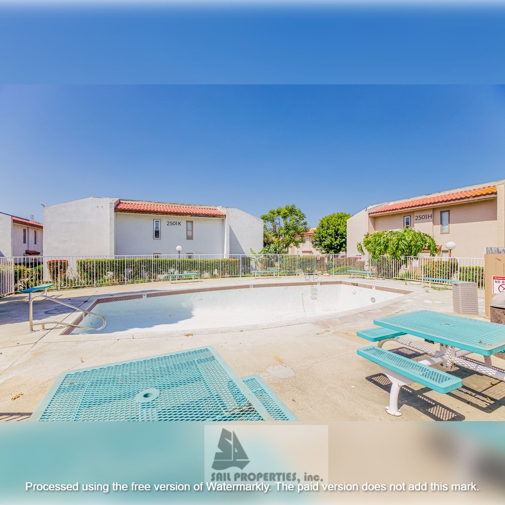 Upstairs 2-bedroom, 2-bath condo in Santa Ana property image