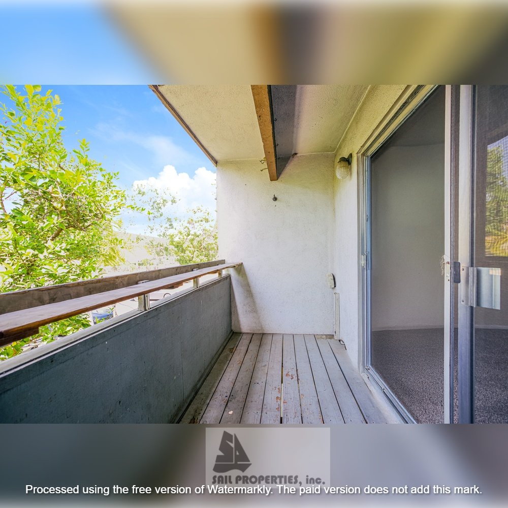 Upstairs 2-bedroom, 2-bath condo in Santa Ana property image