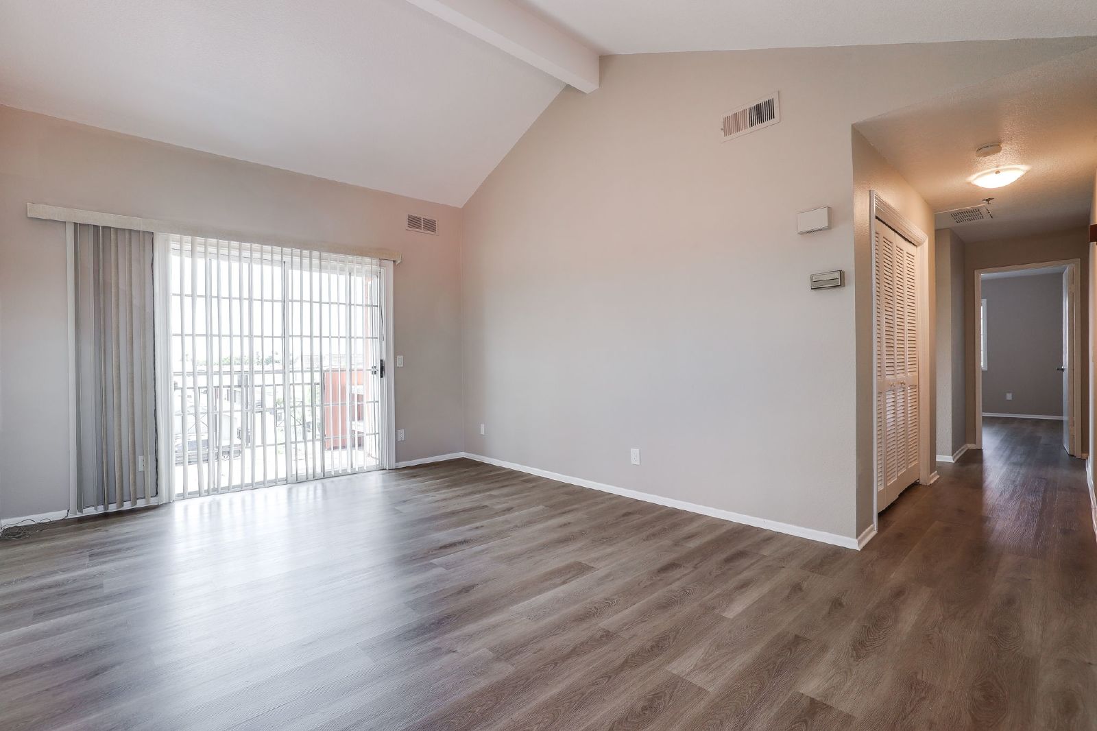 Huntington Beach 2-Bedroom, 2-Bath Home property image