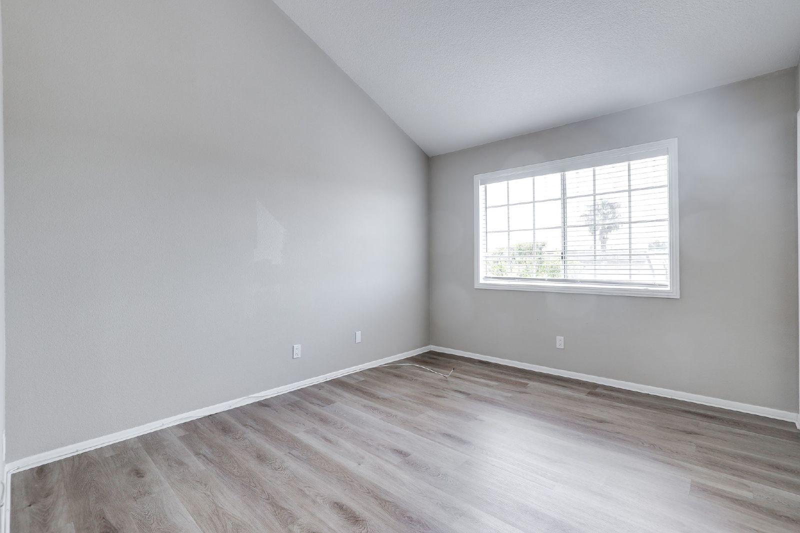 Huntington Beach 2-Bedroom, 2-Bath Home property image