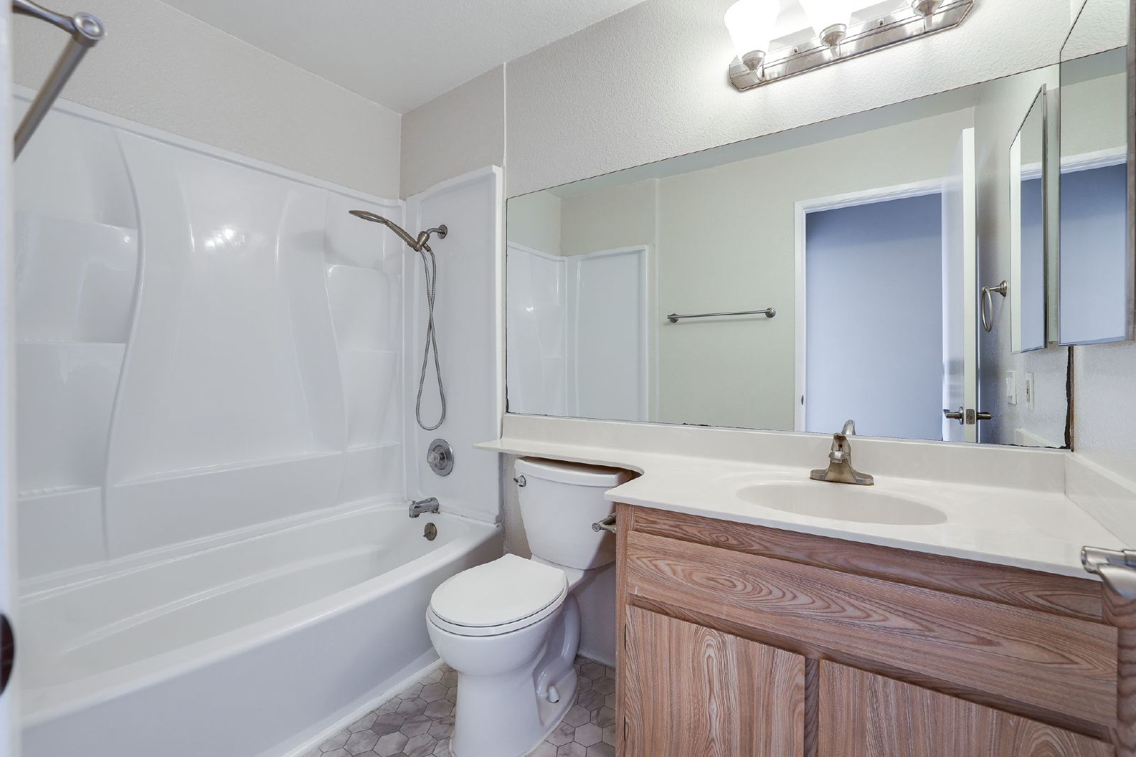 Huntington Beach 2-Bedroom, 2-Bath Home property image