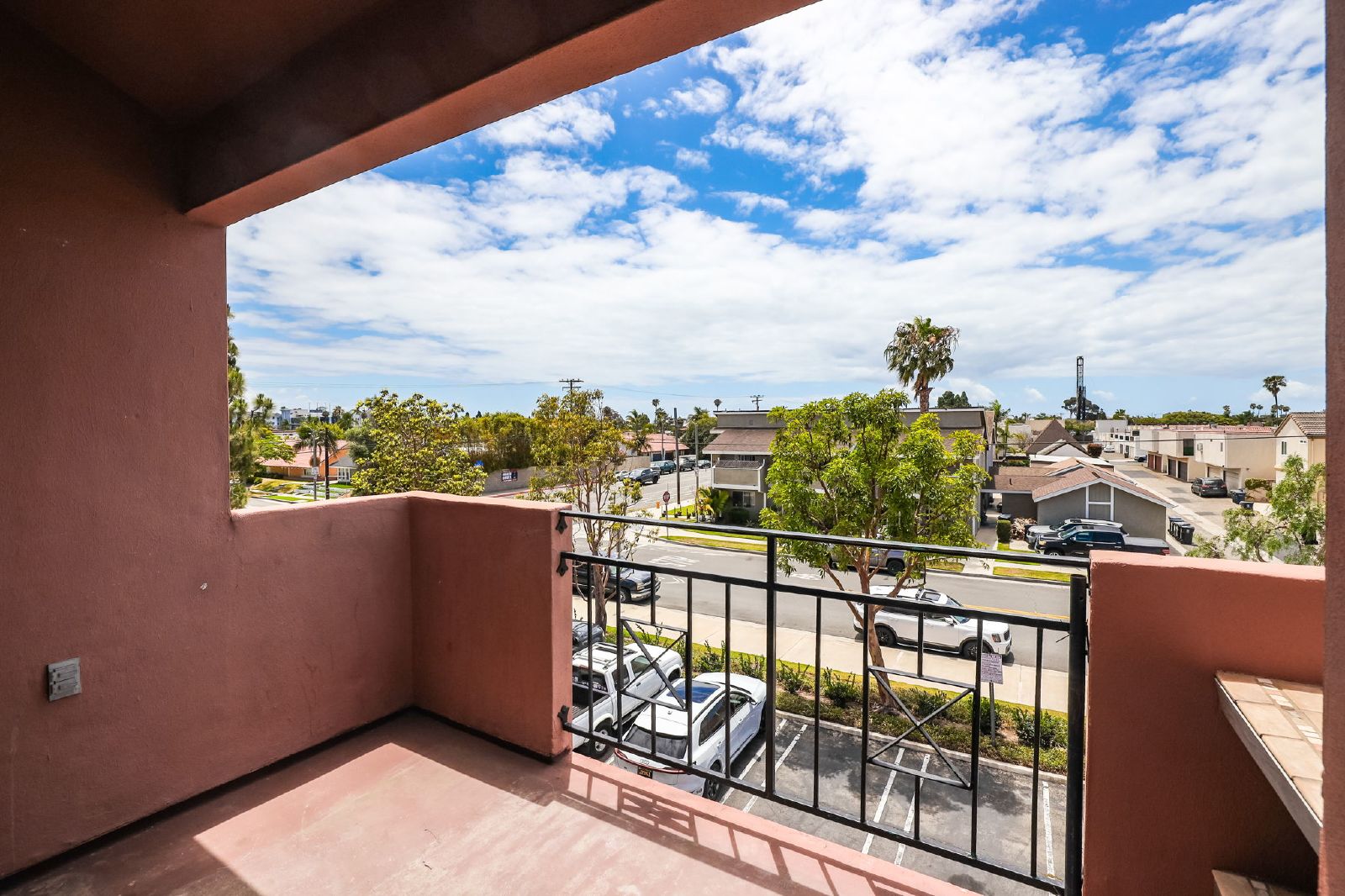 Huntington Beach 2-Bedroom, 2-Bath Home property image