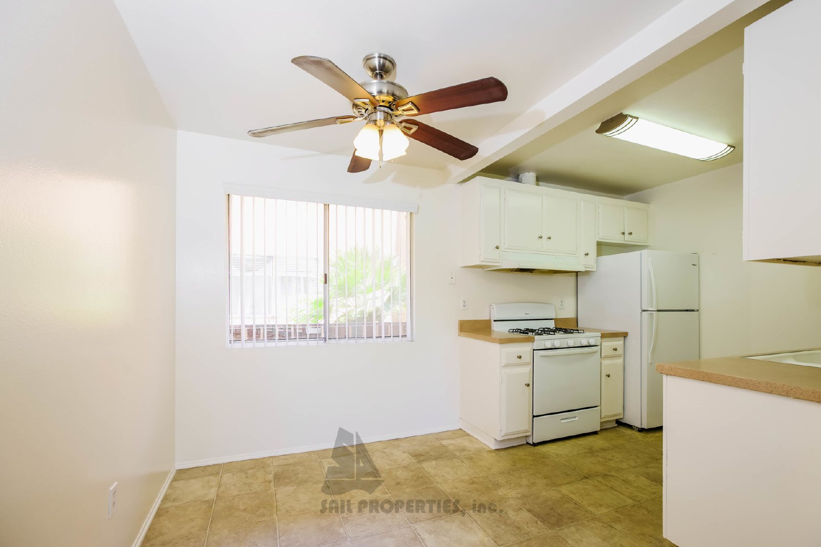 Charming 1-bedroom, 1-bath Condo in Huntington Beach property image