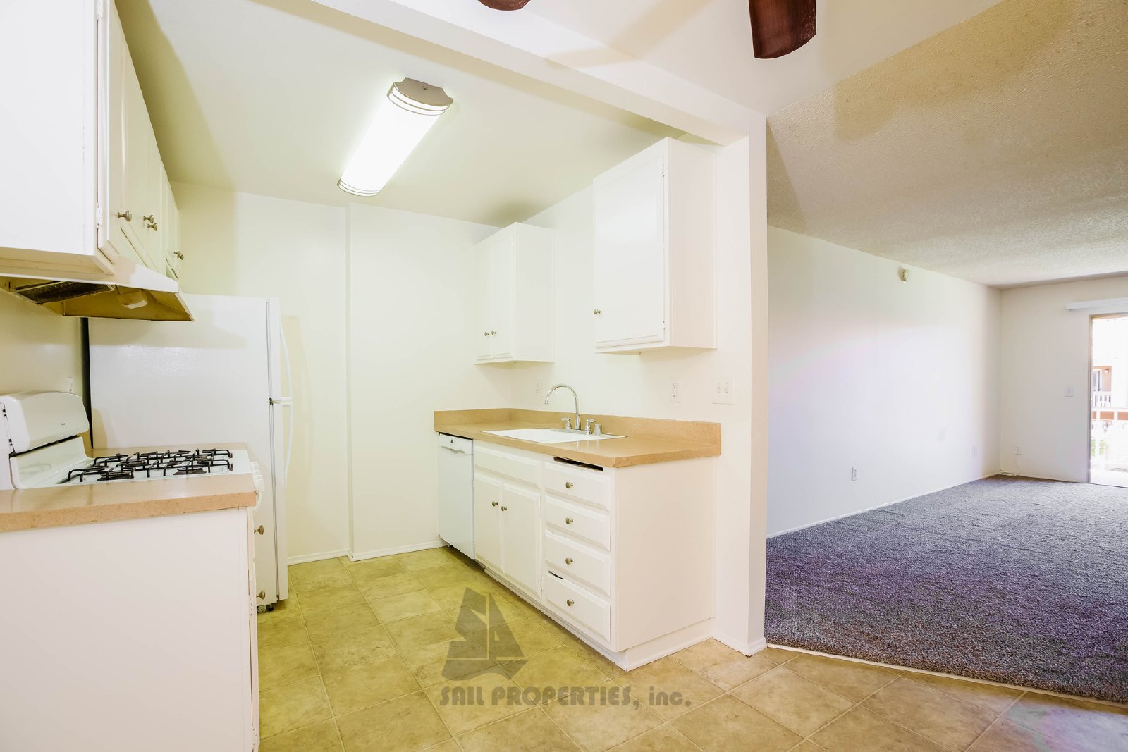 Charming 1-bedroom, 1-bath Condo in Huntington Beach property image