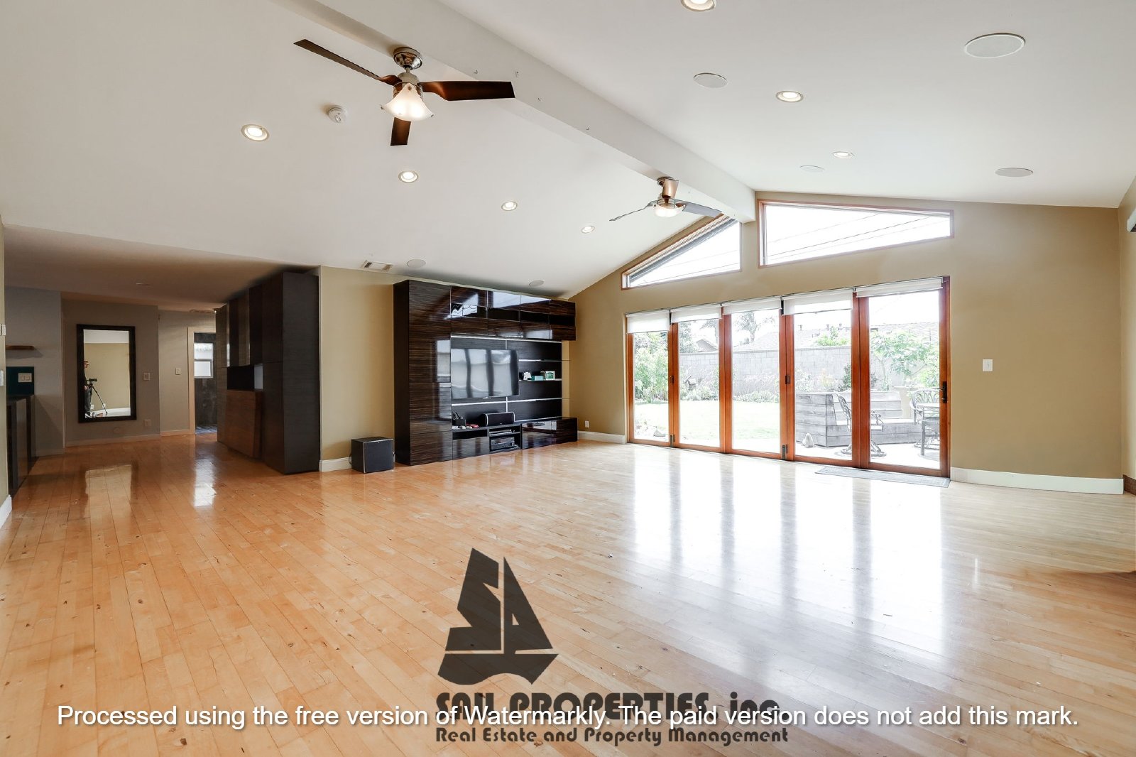 Discover this bright 3-bedroom Home in HB! property image