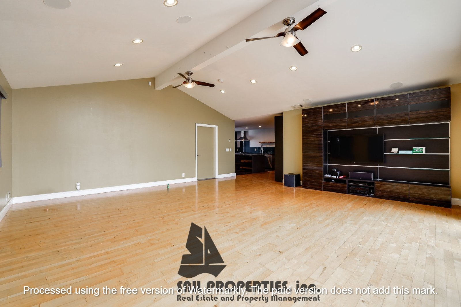 Discover this bright 3-bedroom Home in HB! property image