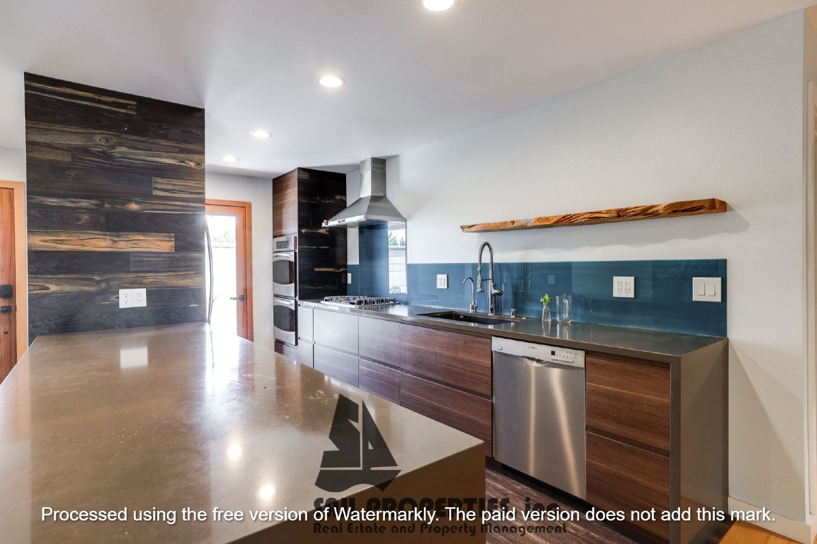 Discover this bright 3-bedroom Home in HB! property image