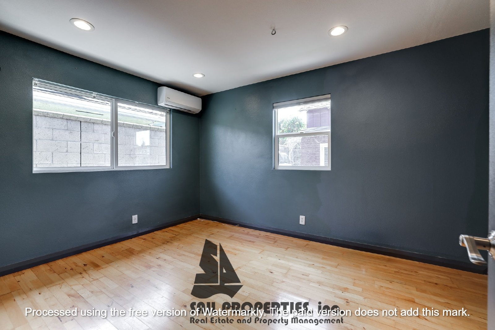 Discover this bright 3-bedroom Home in HB! property image