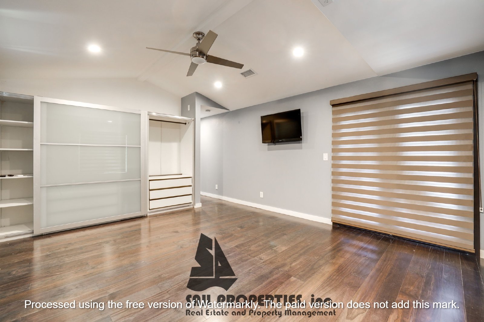 Discover this bright 3-bedroom Home in HB! property image