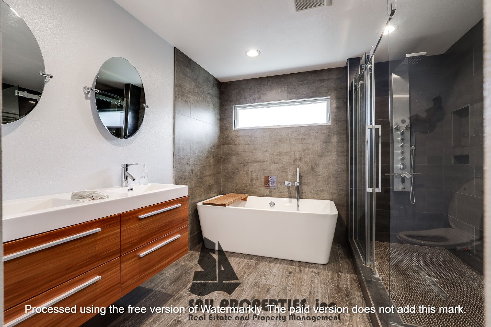 Discover this bright 3-bedroom Home in HB! property image