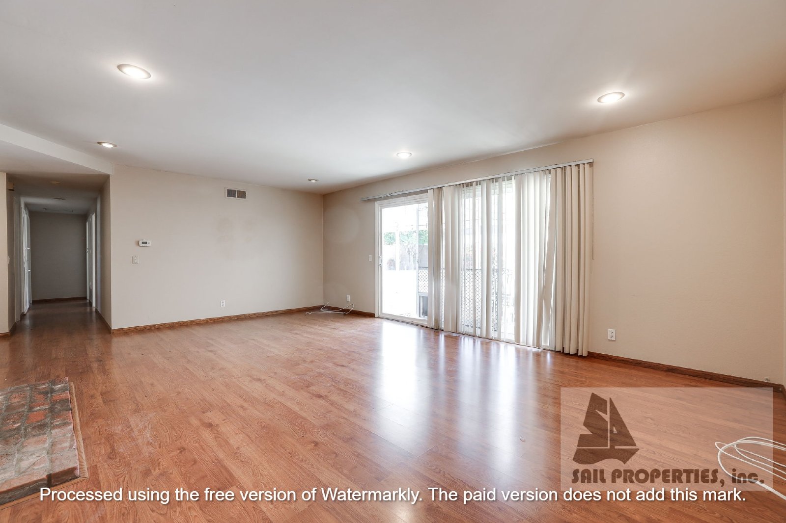 Three-bedroom home with a pool in Fountain Valley property image