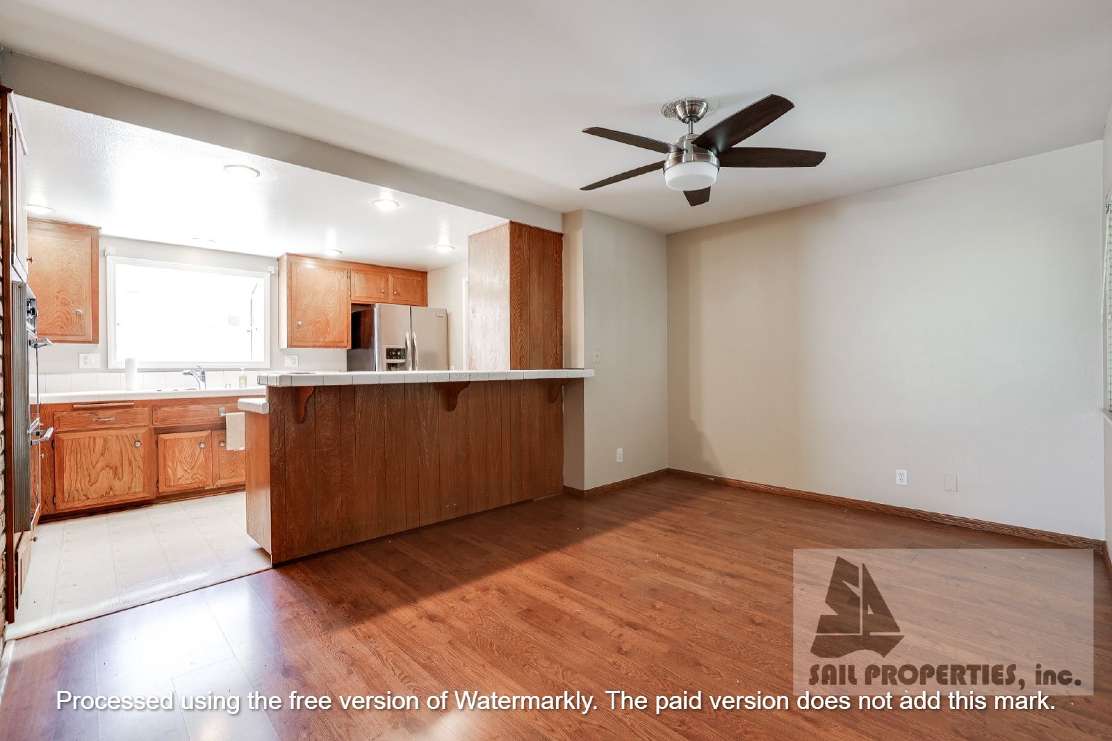Three-bedroom home with a pool in Fountain Valley property image