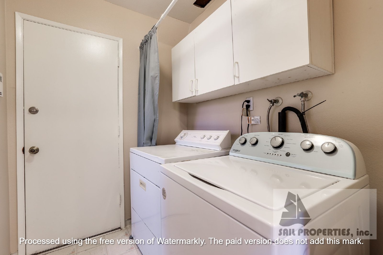 Three-bedroom home with a pool in Fountain Valley property image