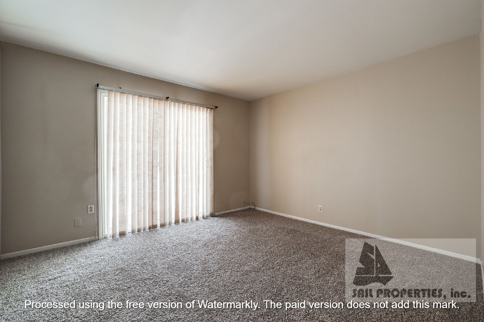 Three-bedroom home with a pool in Fountain Valley property image