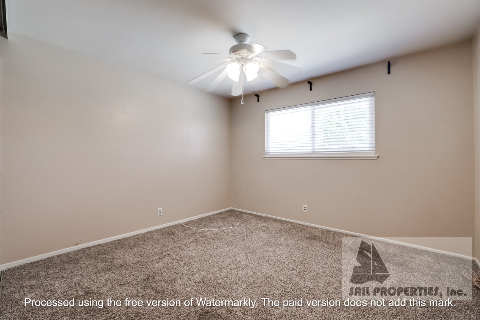 Three-bedroom home with a pool in Fountain Valley property image
