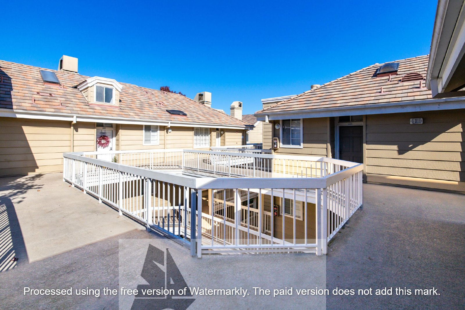 Studio loft in desirable community of Huntington Beach! property image