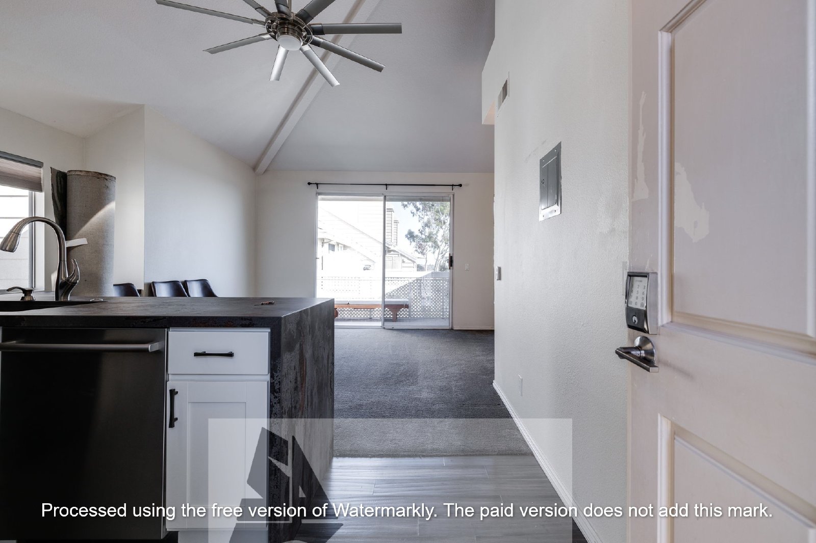 Studio loft in desirable community of Huntington Beach! property image