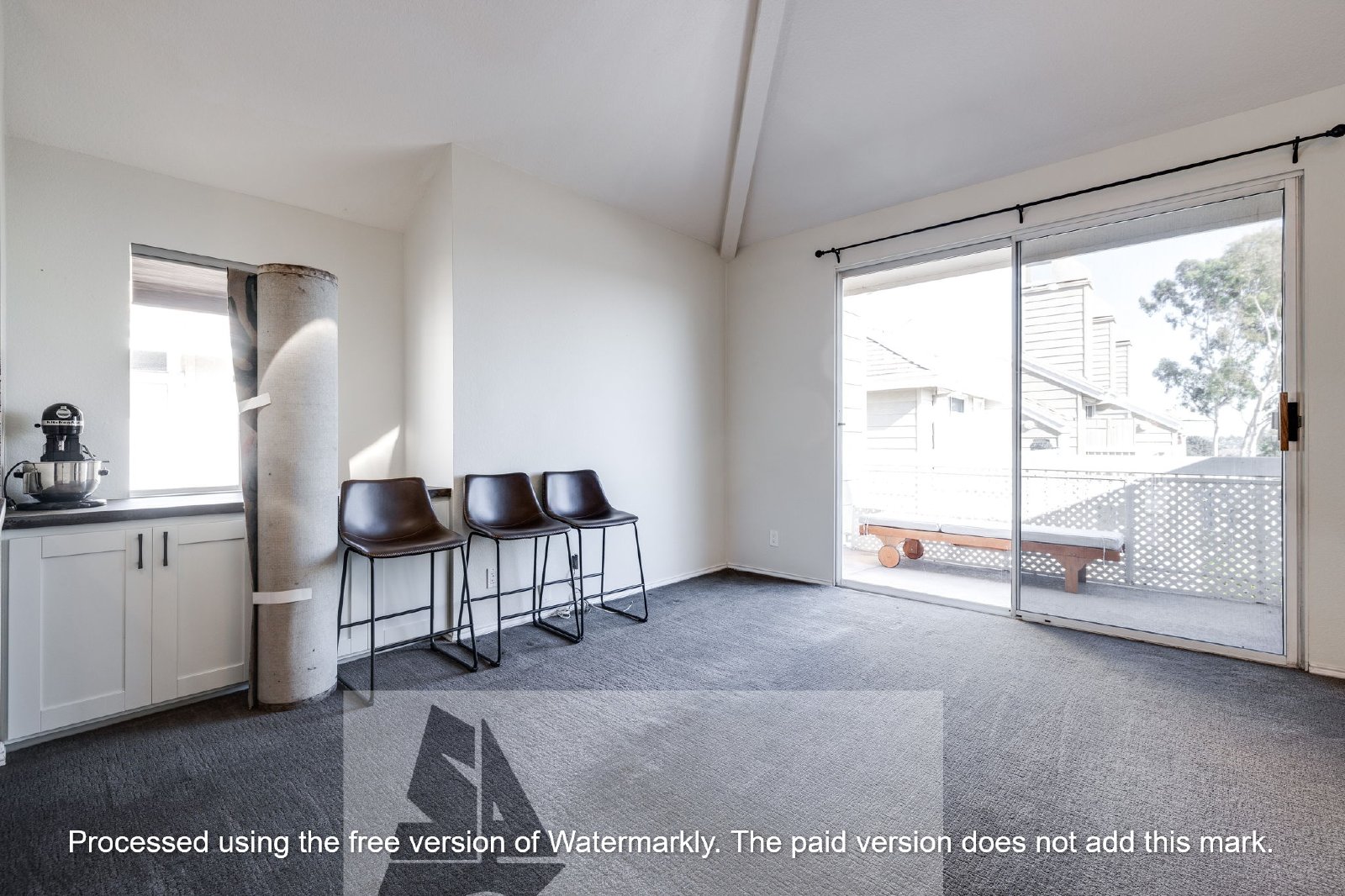 Studio loft in desirable community of Huntington Beach! property image
