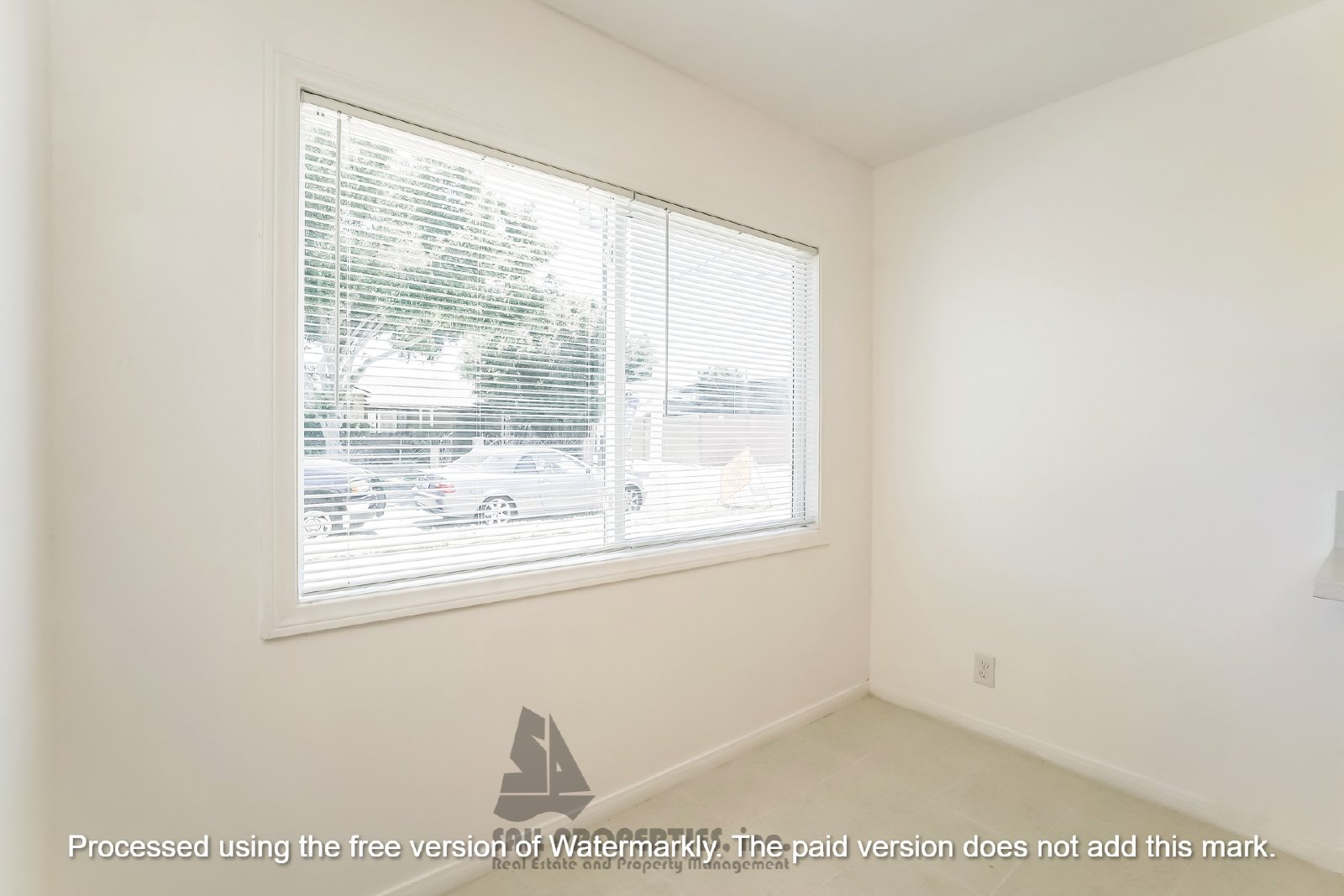 Beautifully remodeled 1-bedroom, 1-bath duplex in Carson property image