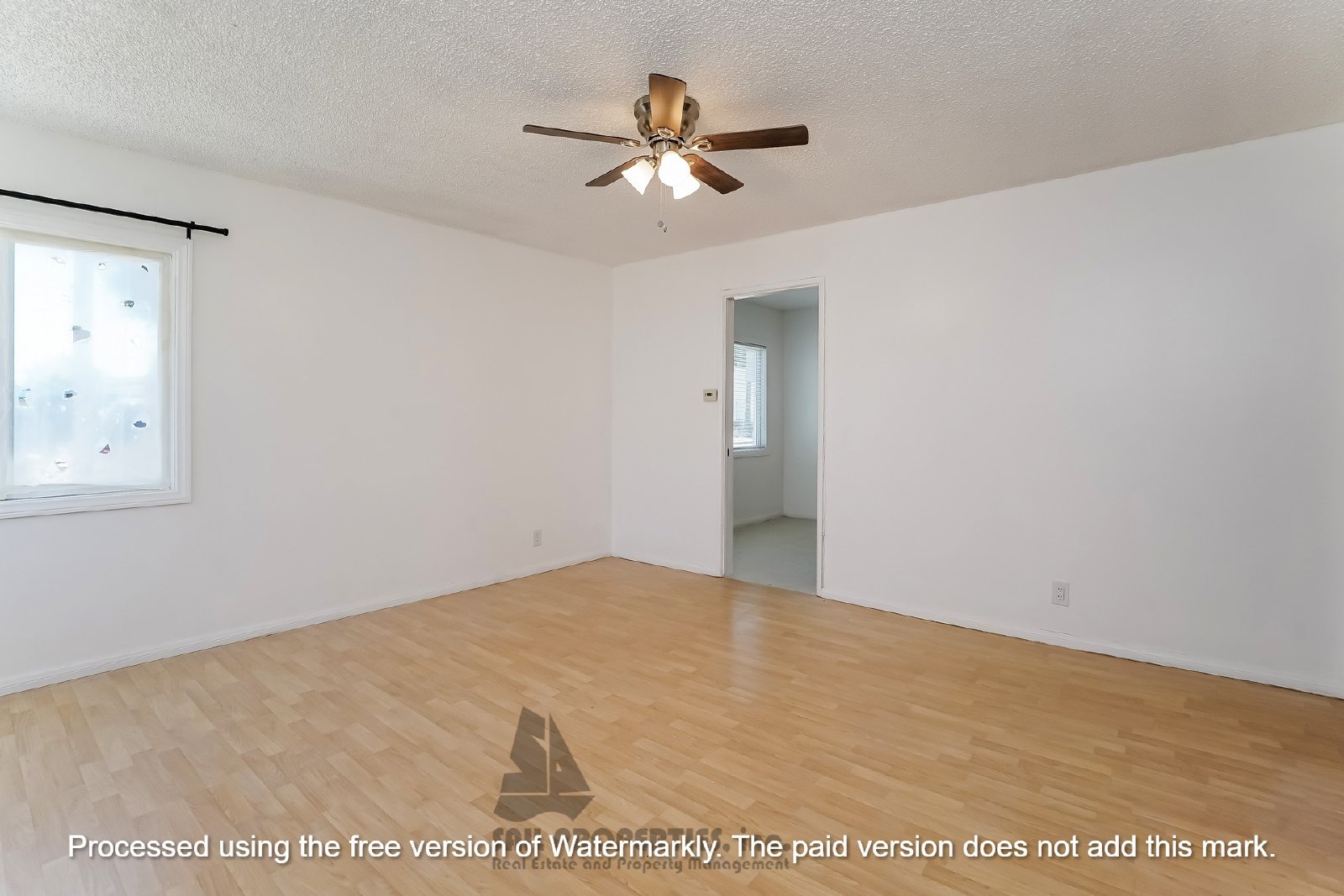 Beautifully remodeled 1-bedroom, 1-bath duplex in Carson property image