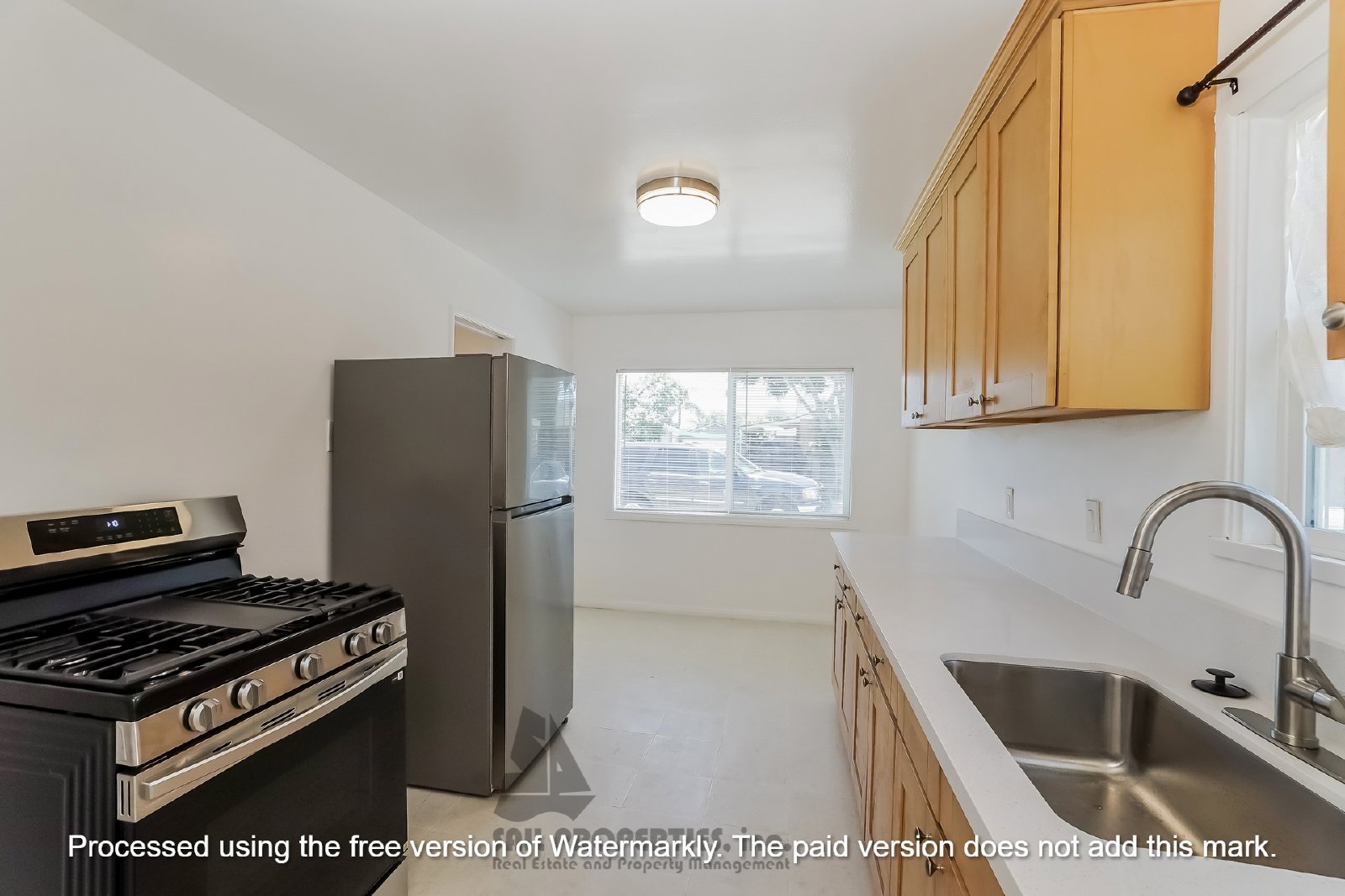 Beautifully remodeled 1-bedroom, 1-bath duplex in Carson property image