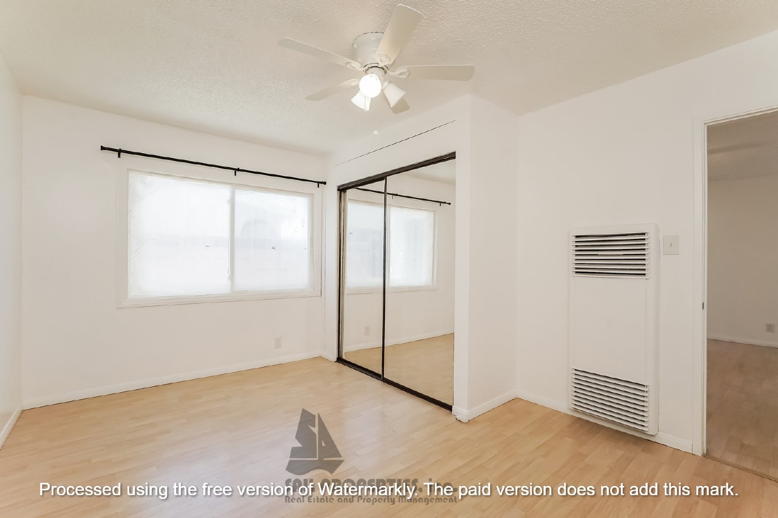 Beautifully remodeled 1-bedroom, 1-bath duplex in Carson property image