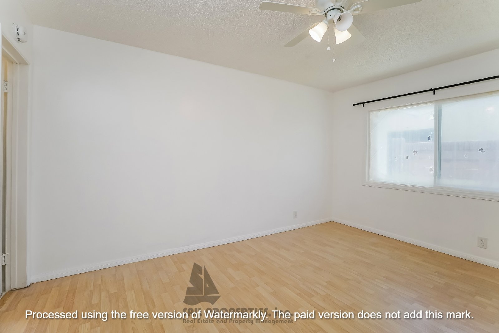 Beautifully remodeled 1-bedroom, 1-bath duplex in Carson property image