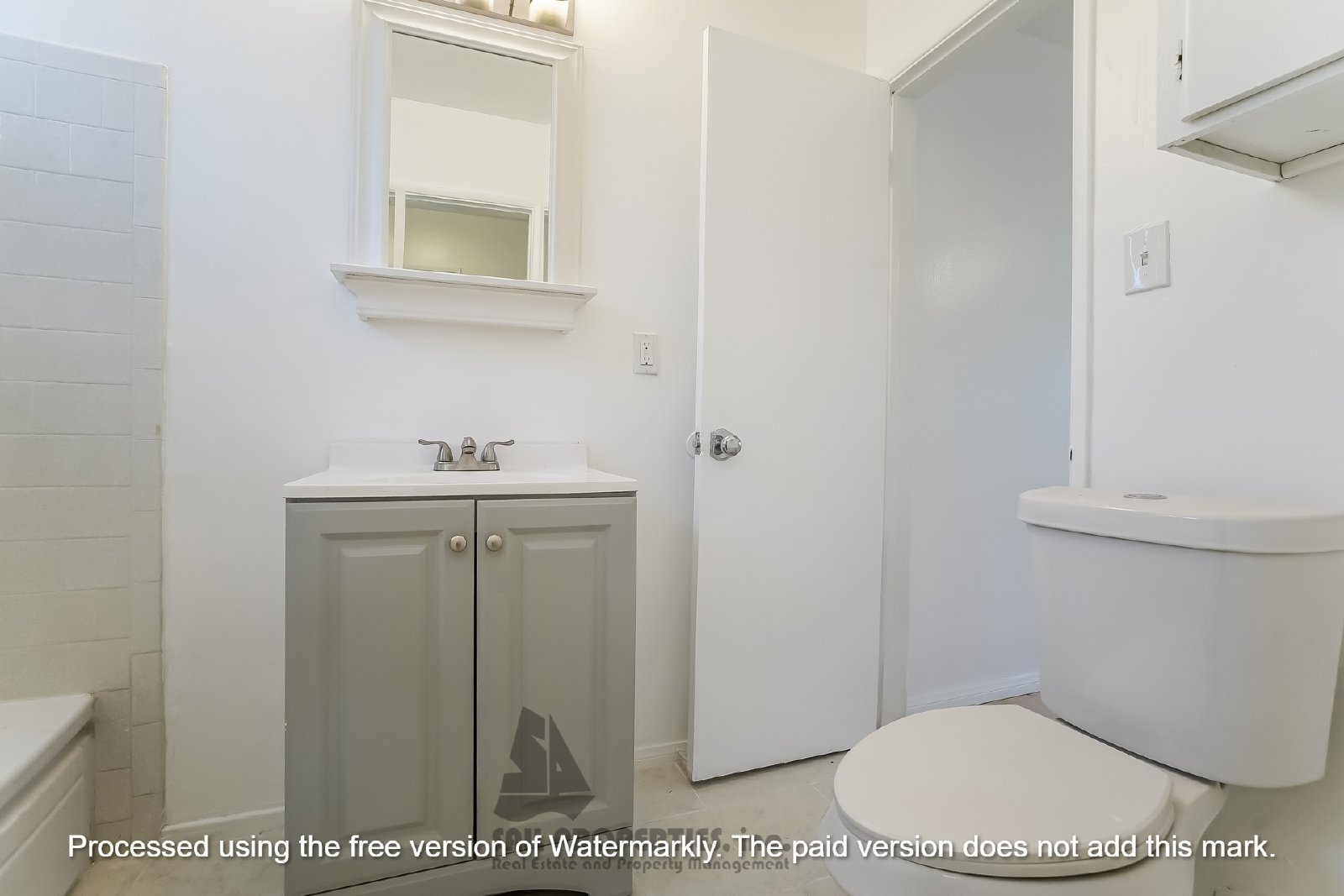 Beautifully remodeled 1-bedroom, 1-bath duplex in Carson property image