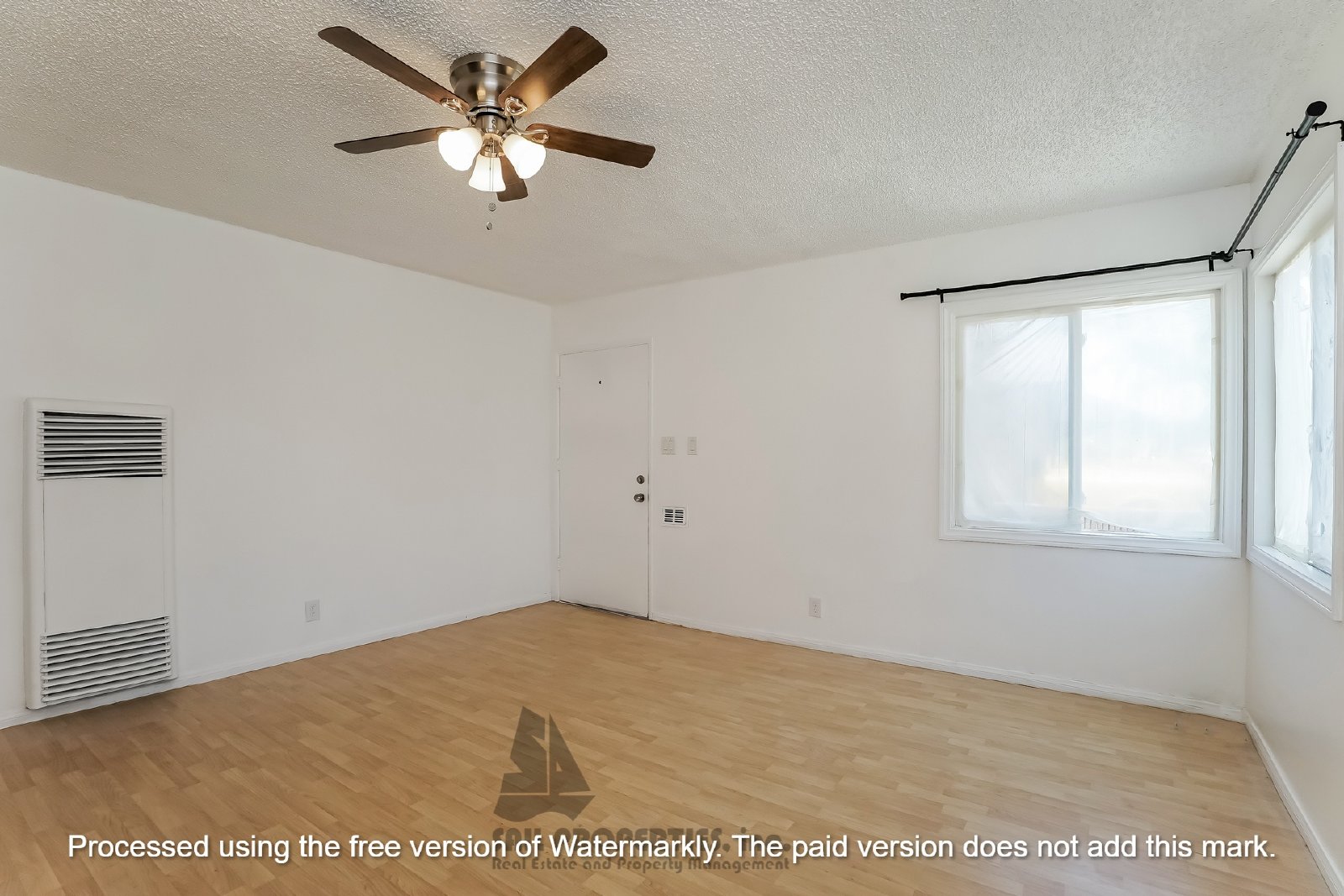 Beautifully remodeled 1-bedroom, 1-bath duplex in Carson property image