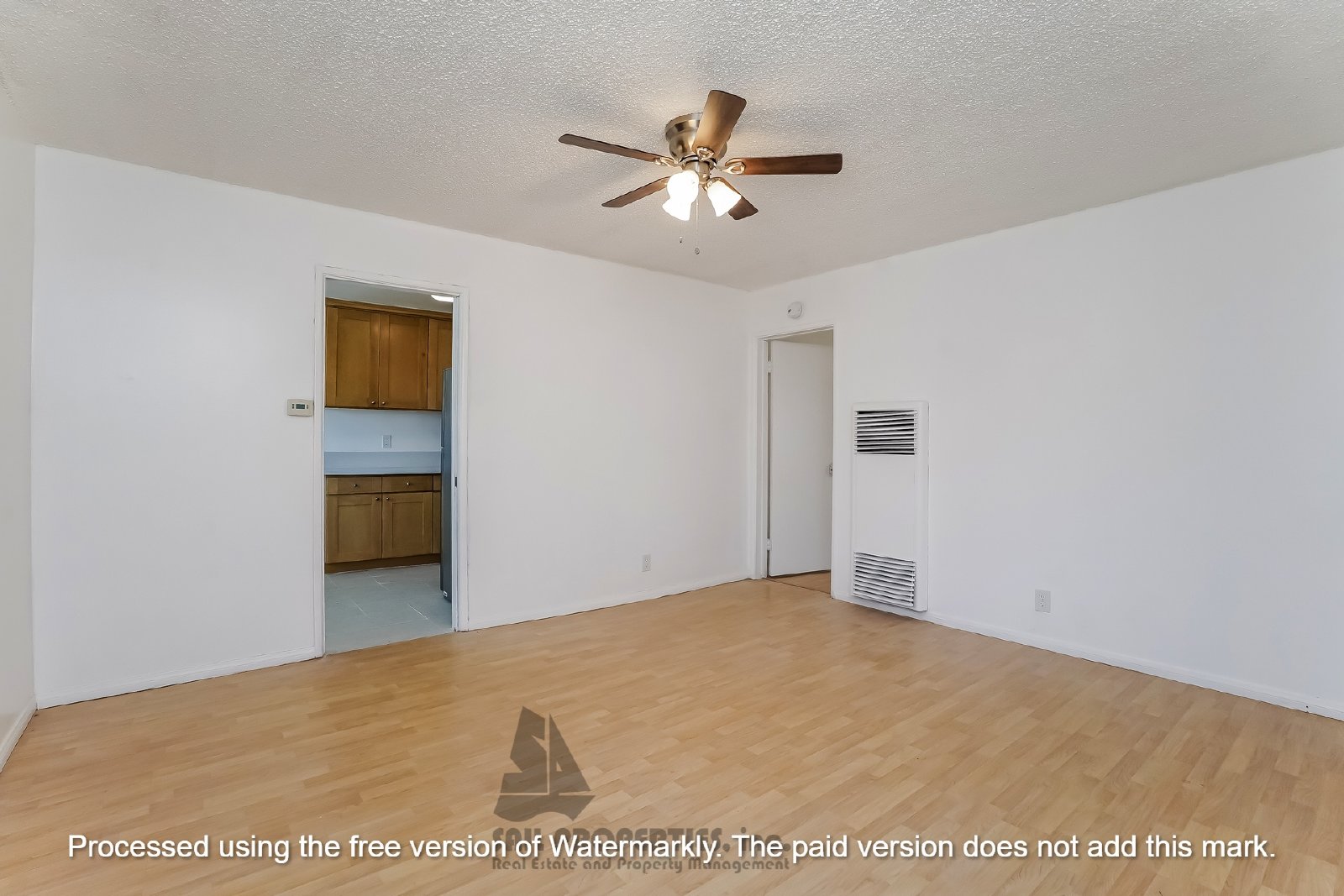 Beautifully remodeled 1-bedroom, 1-bath duplex in Carson property image