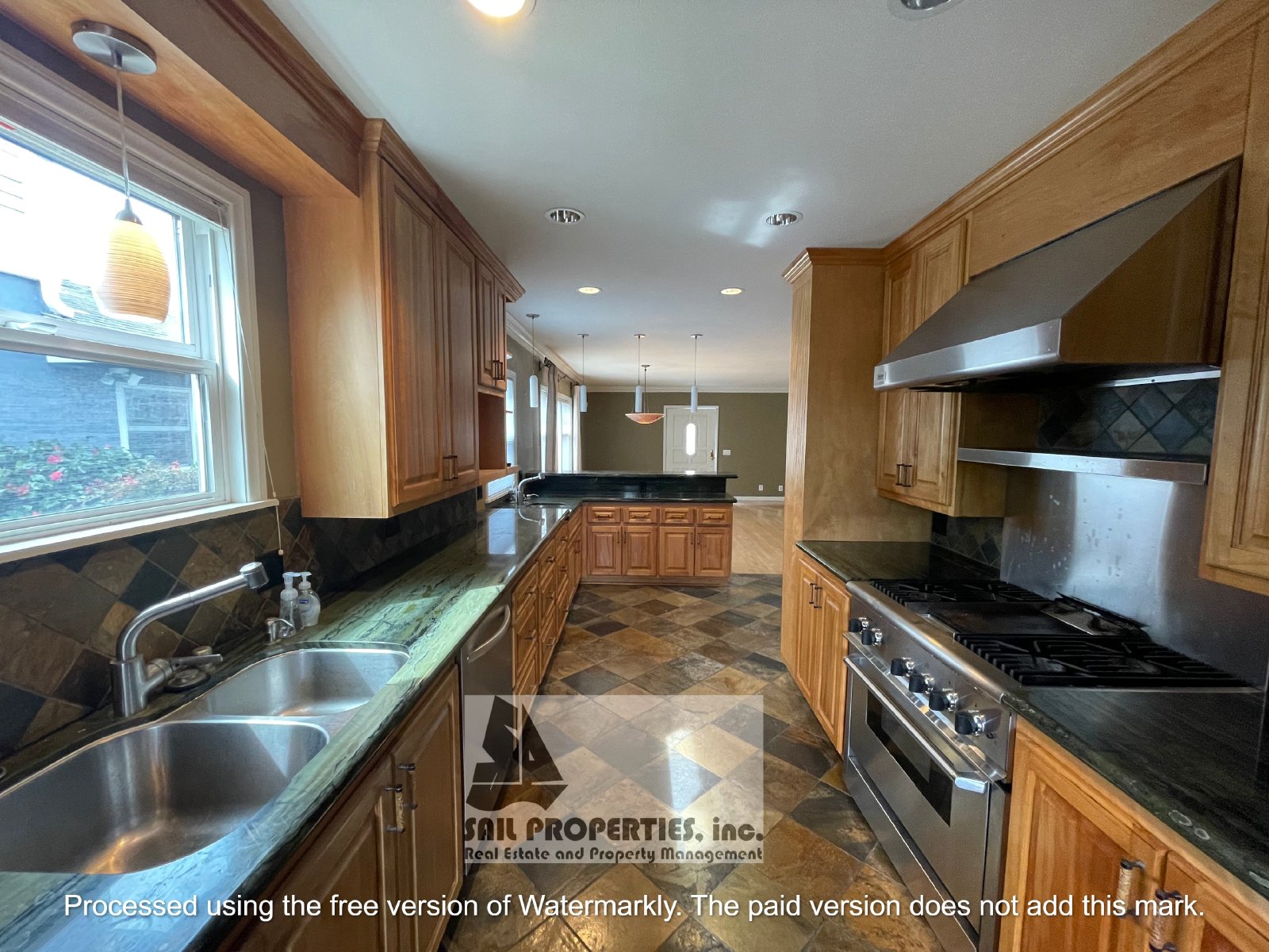 Comfortable Coastal Living in Huntington Beach! property image