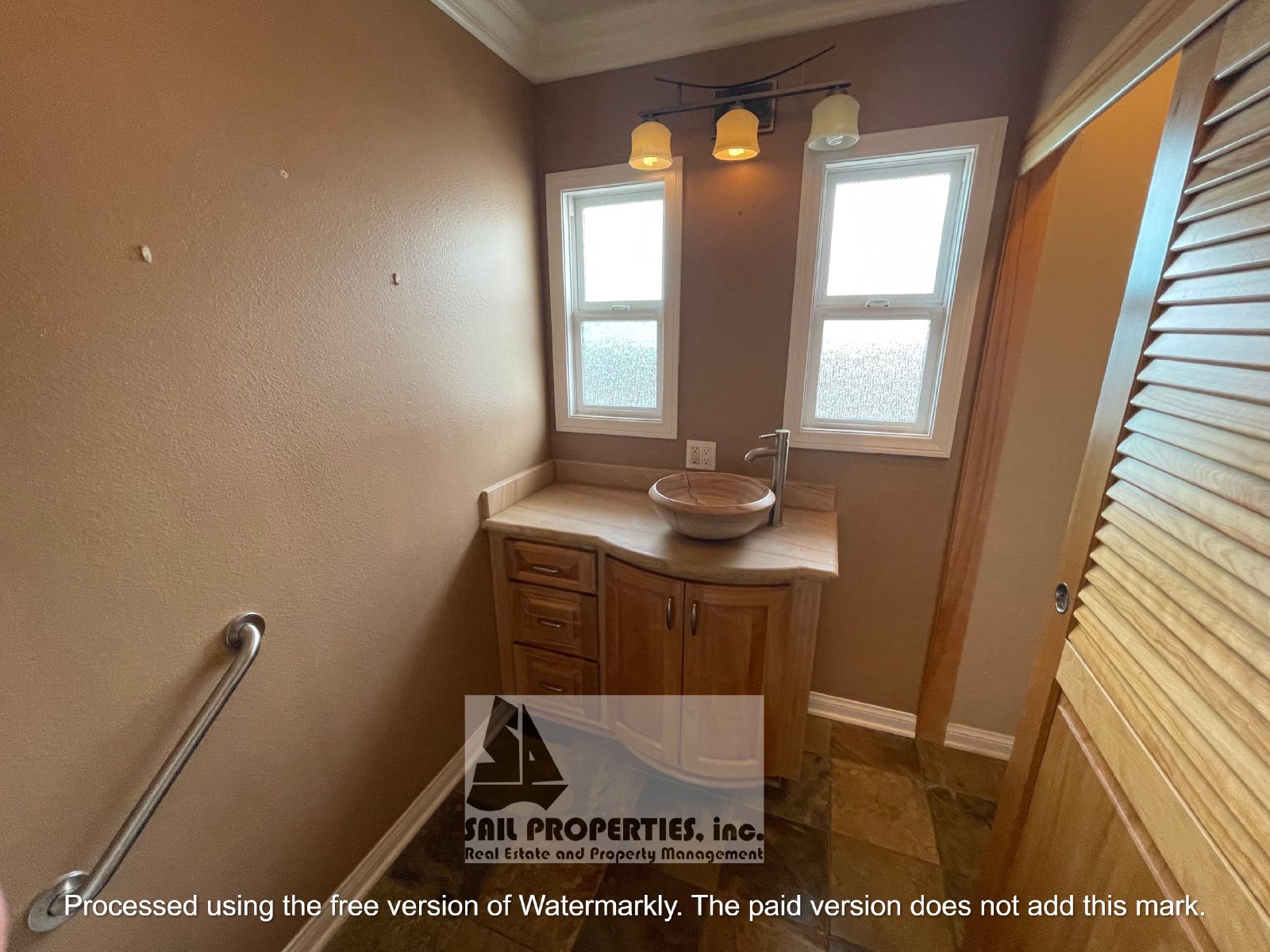 Comfortable Coastal Living in Huntington Beach! property image