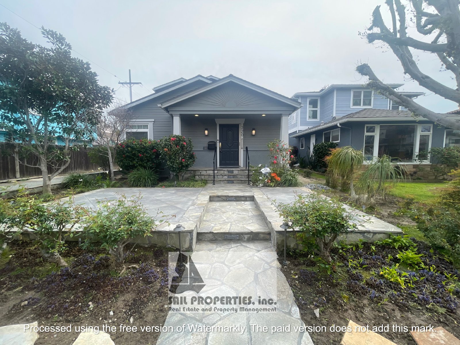 Comfortable Coastal Living in Huntington Beach! property image