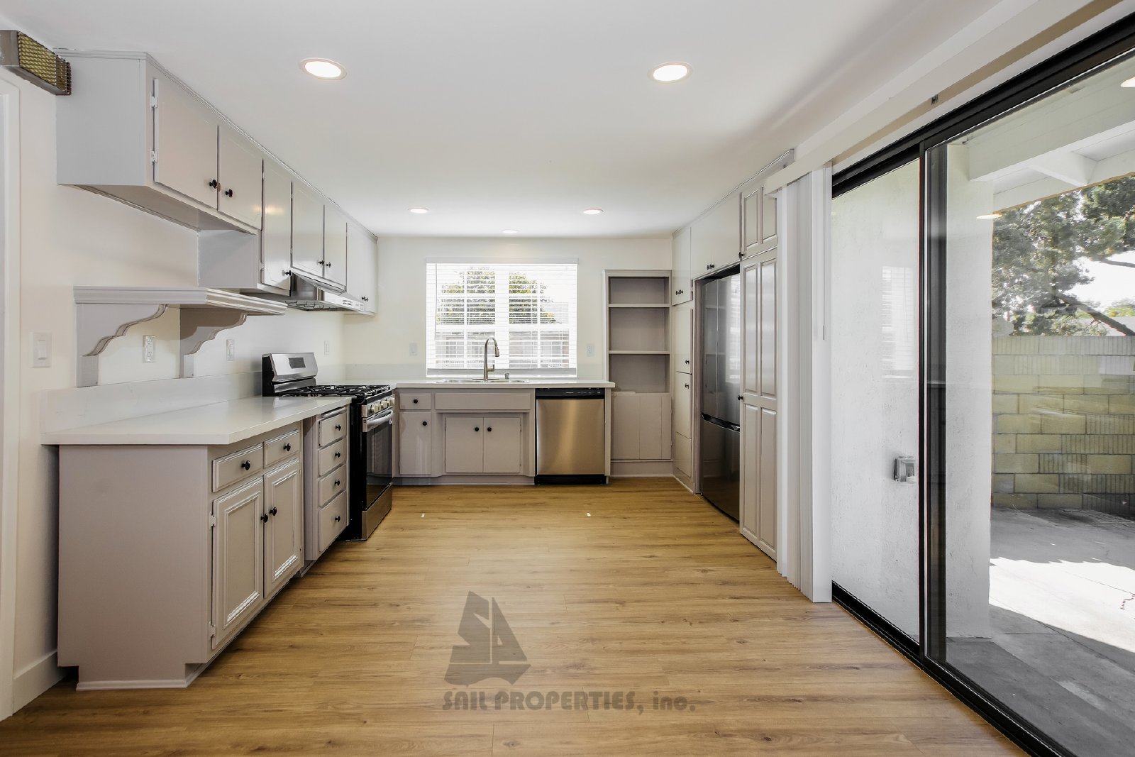 Newly remodeled 5-bedroom, 2.5-bath home in Cypress property image