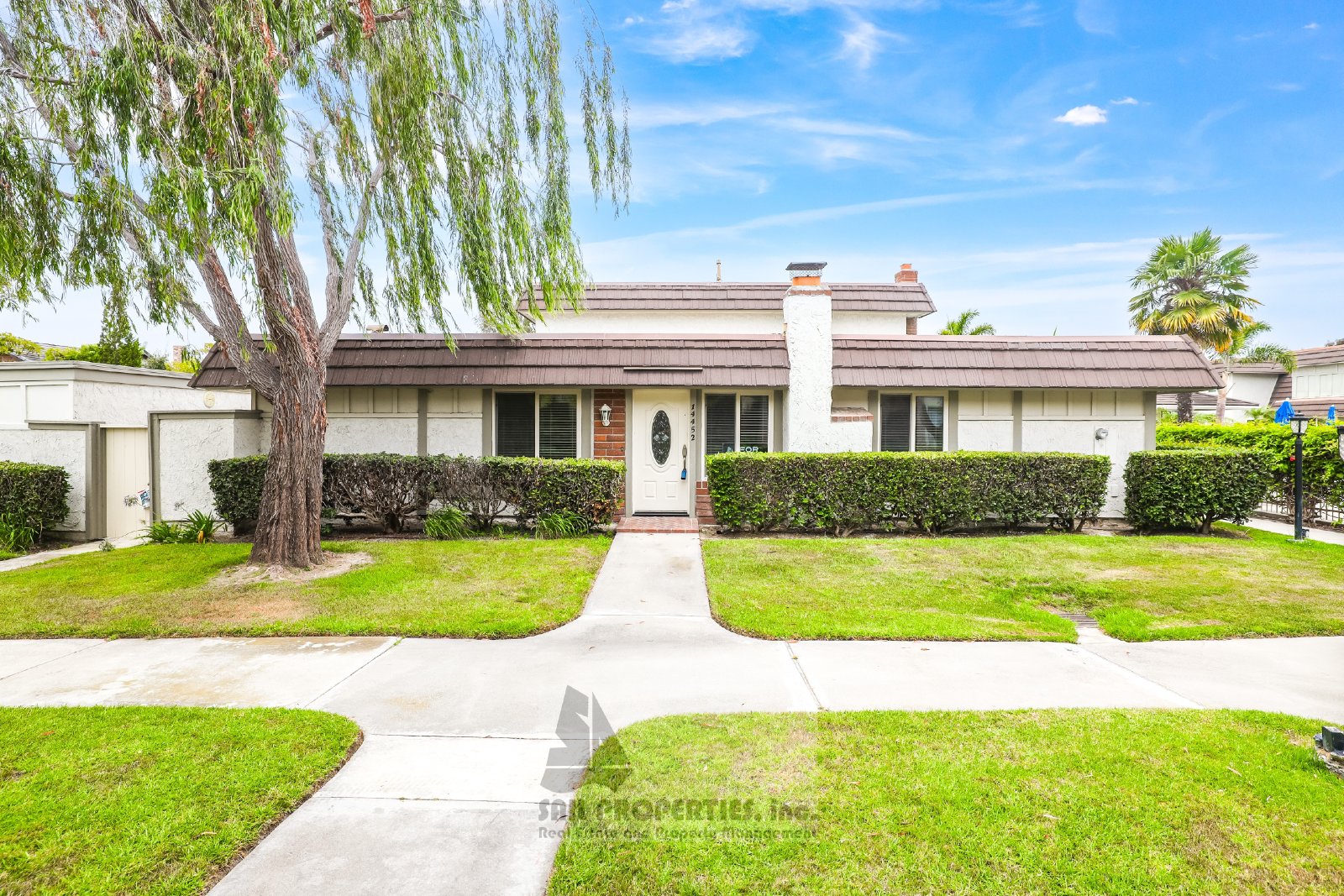 Bright & Move-In Ready End Unit in Westminster Village – 3 Miles to the Beach! property image