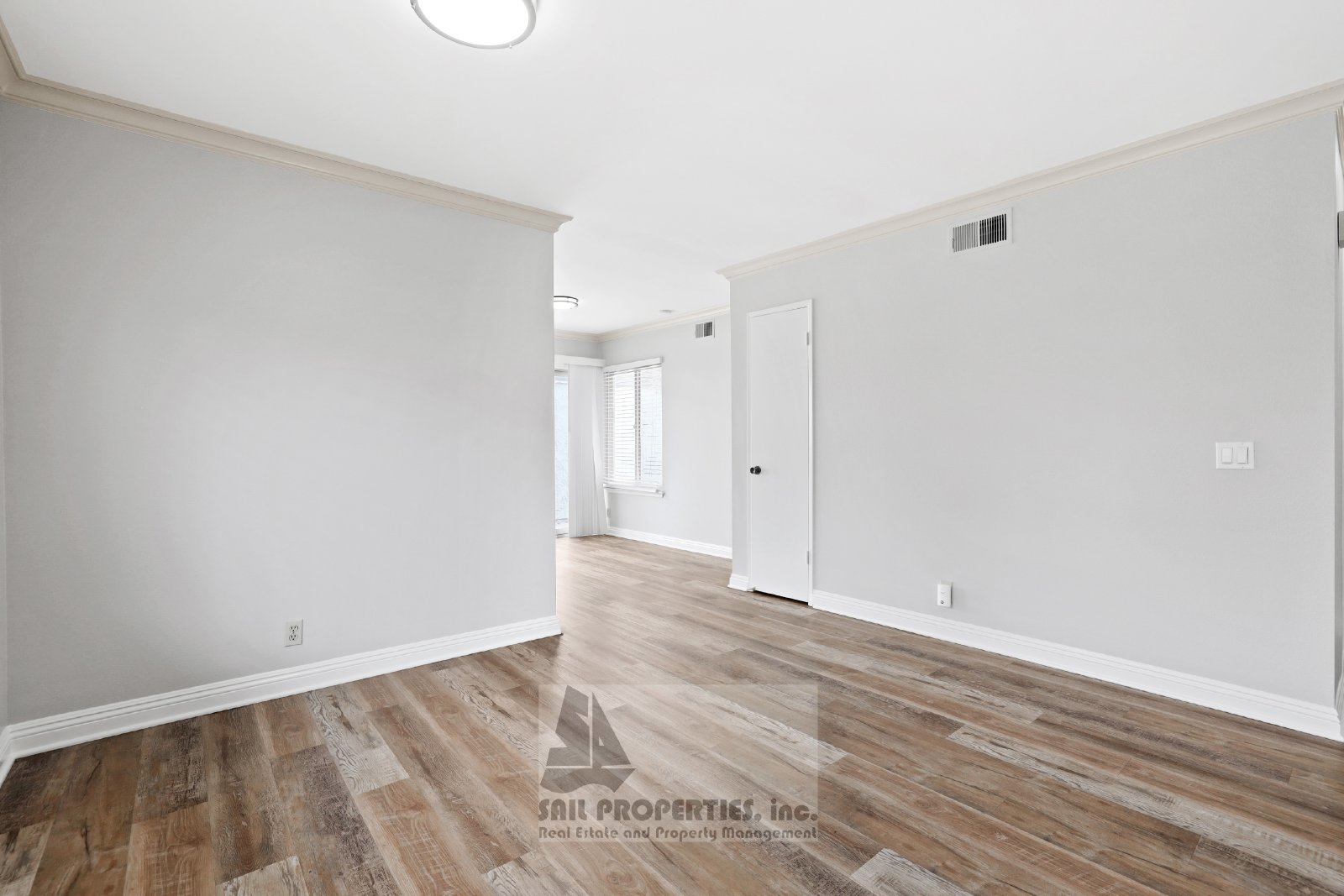 Bright & Move-In Ready End Unit in Westminster Village – 3 Miles to the Beach! property image