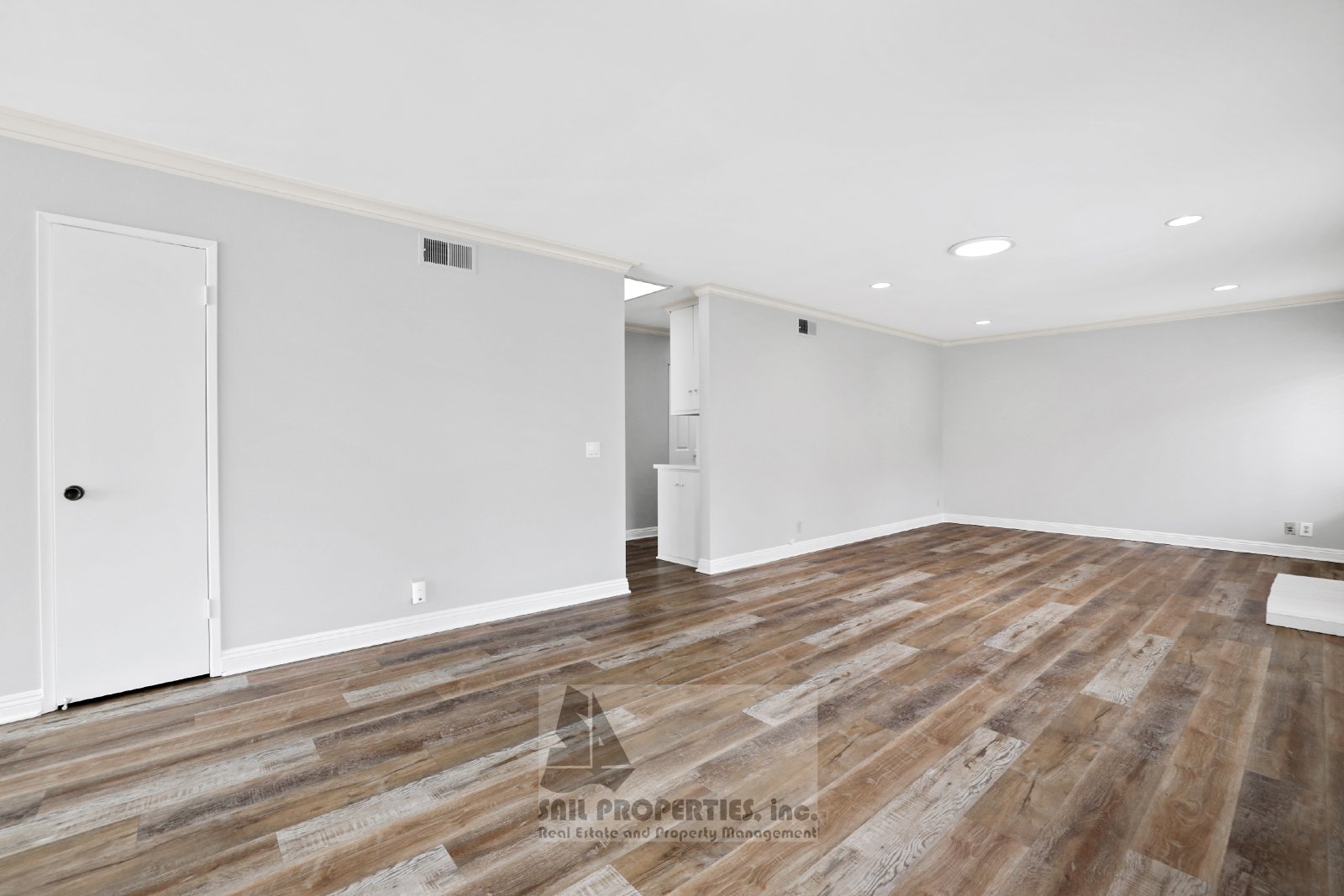 Bright & Move-In Ready End Unit in Westminster Village – 3 Miles to the Beach! property image
