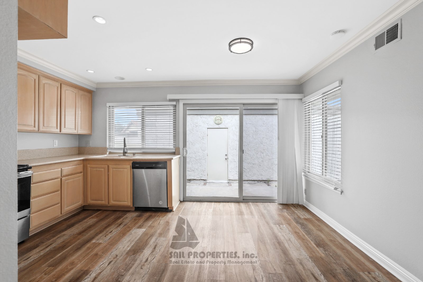 Bright & Move-In Ready End Unit in Westminster Village – 3 Miles to the Beach! property image