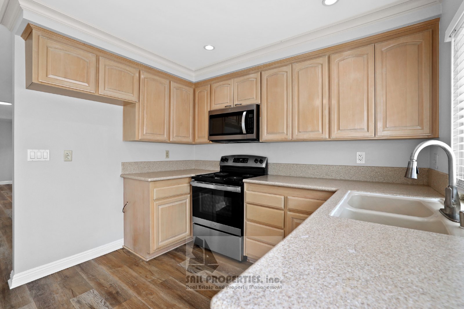 Bright & Move-In Ready End Unit in Westminster Village – 3 Miles to the Beach! property image
