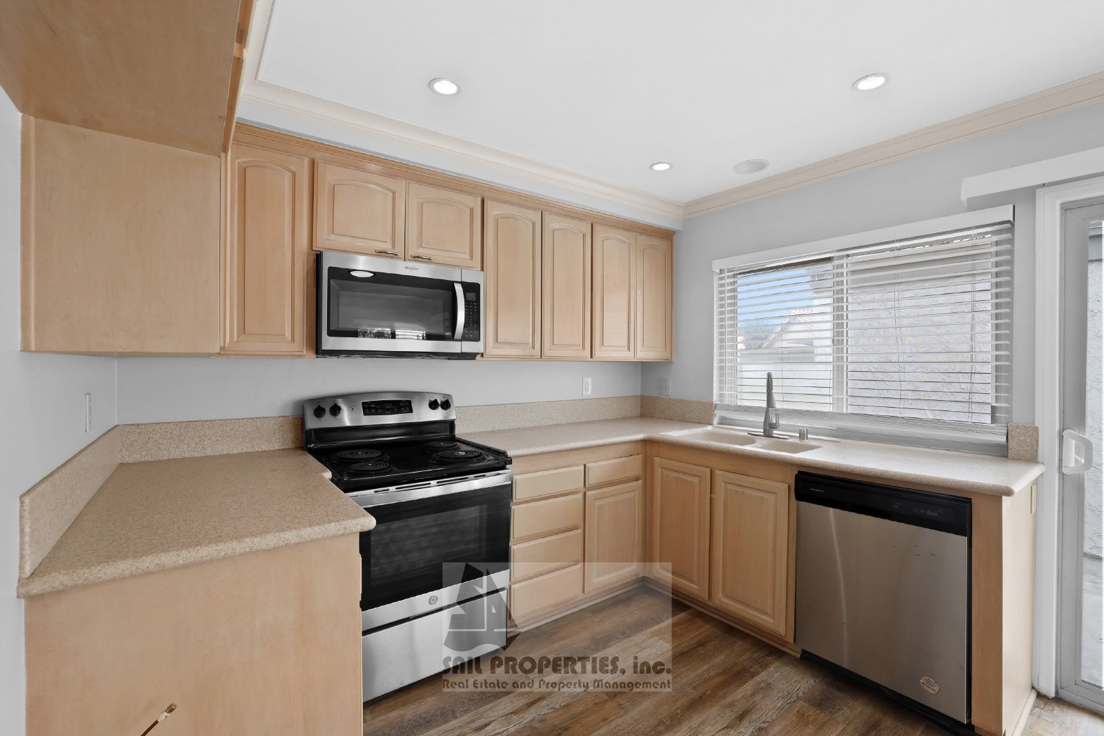 Bright & Move-In Ready End Unit in Westminster Village – 3 Miles to the Beach! property image