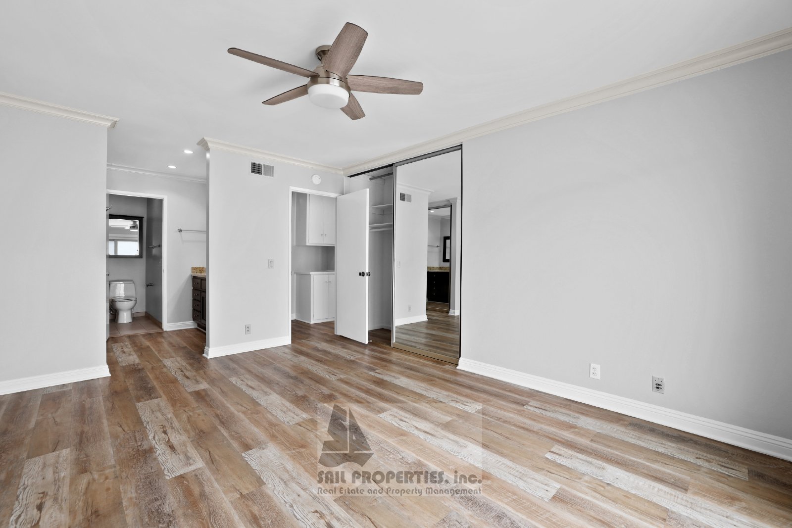 Bright & Move-In Ready End Unit in Westminster Village – 3 Miles to the Beach! property image