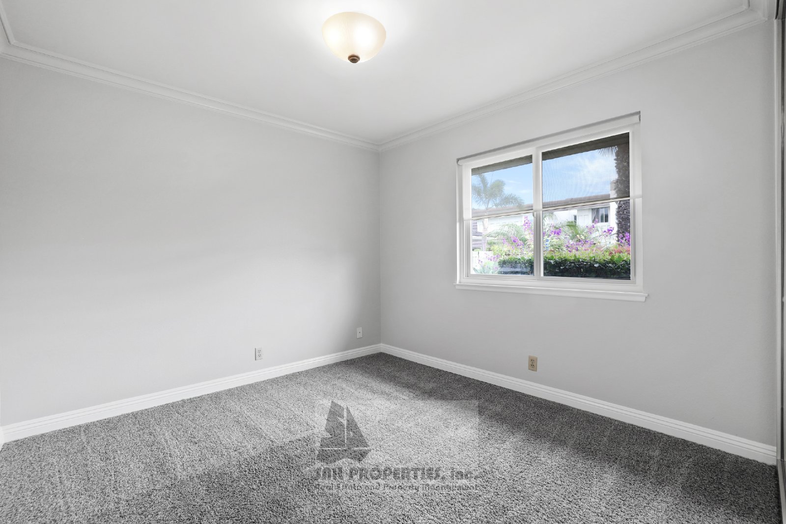 Bright & Move-In Ready End Unit in Westminster Village – 3 Miles to the Beach! property image