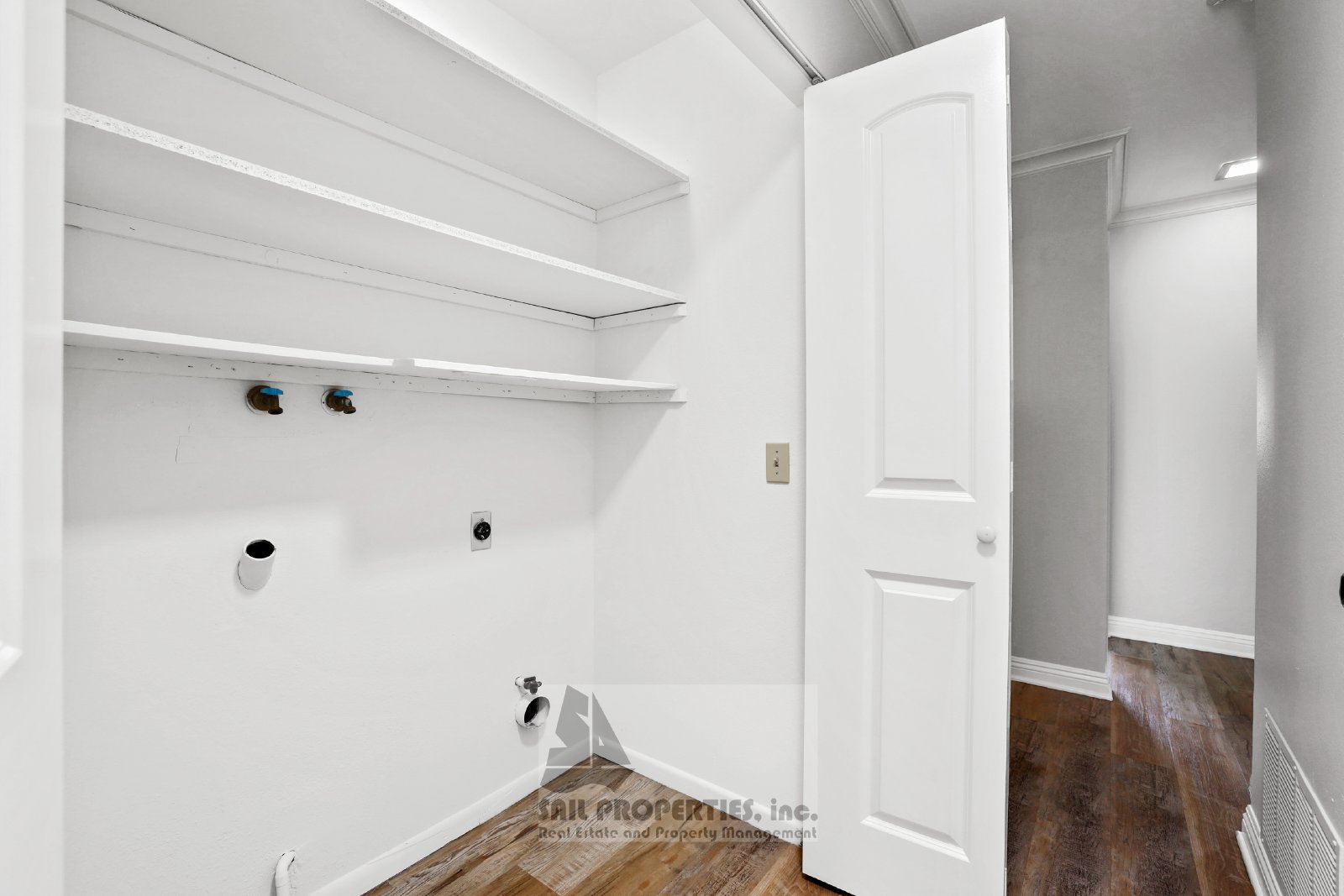 Bright & Move-In Ready End Unit in Westminster Village – 3 Miles to the Beach! property image